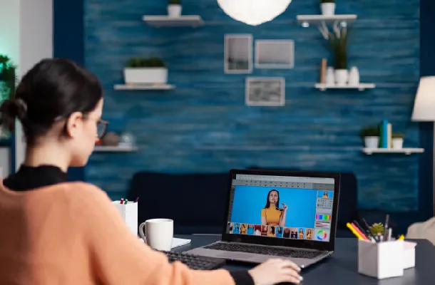 Nuestros Alumnos están en un Proyecto Comercial con Interbank como Aliado Estratégico Nuestros Alumnos están en un Proyecto Comercial con Interbank como Aliado Estratégico